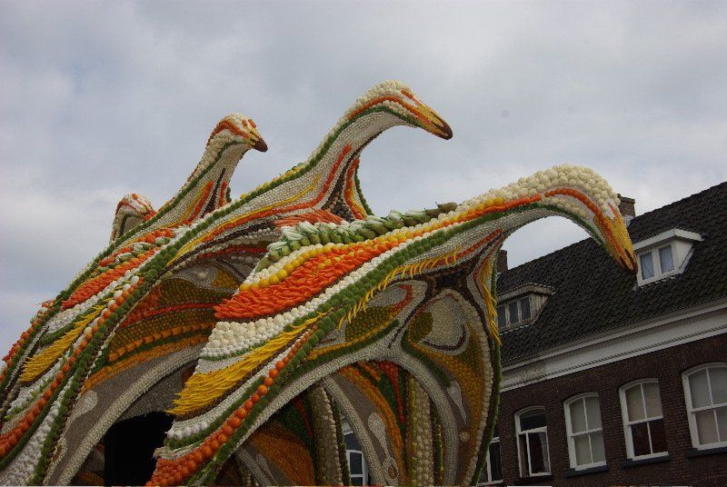 Image Dimension: 512x344 :: Everything made up of Fruits and Vegetables Everything made up of Fruits and Vegetables