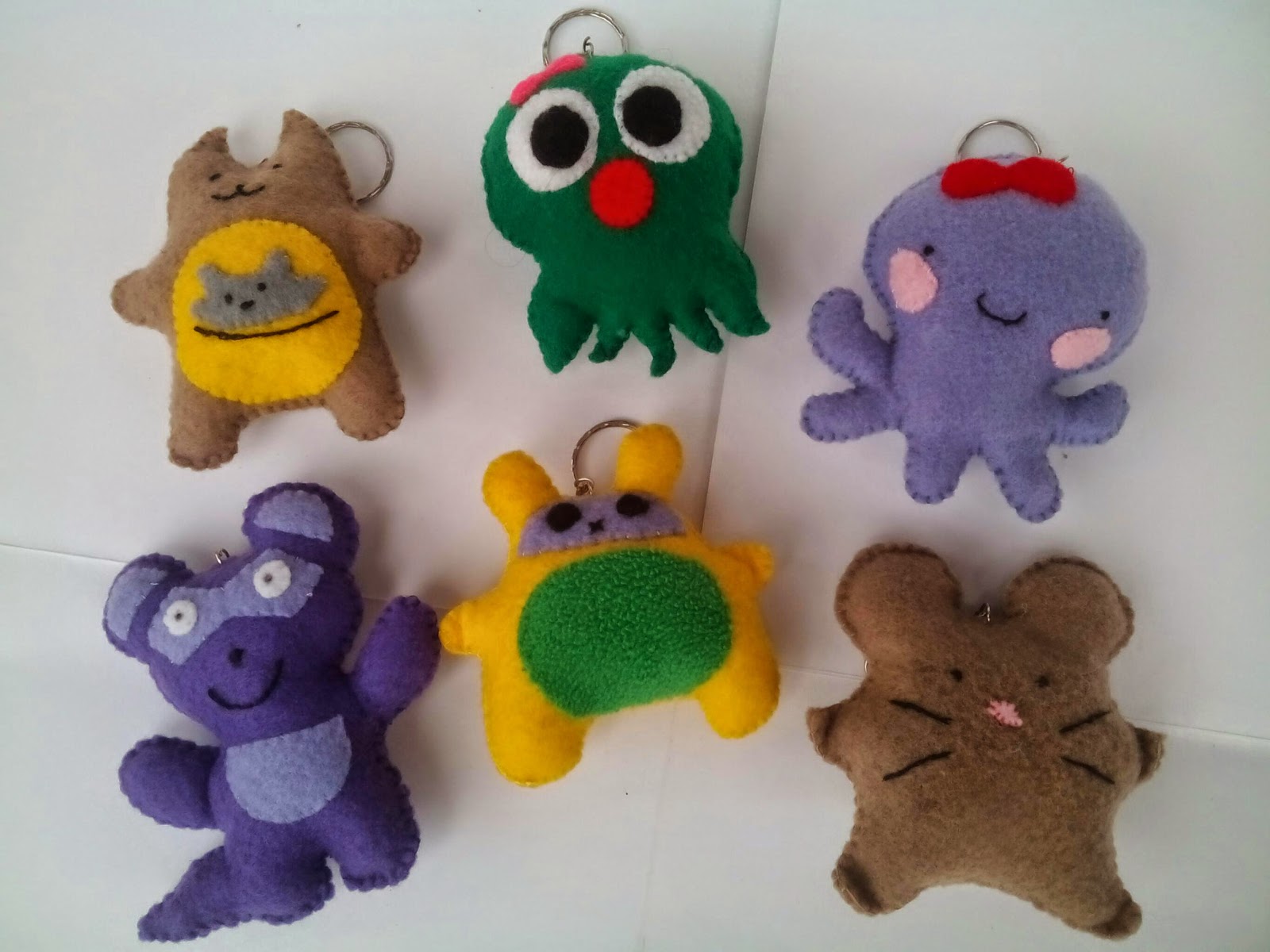 Loexie Gantungan Kunci Flanel Hewan Hewan Lucu