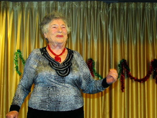 Mimika i jest aktrisi Lizi Izers.jpg