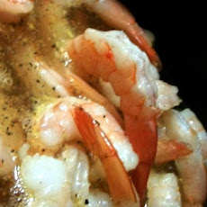 Boiled Shrimp in Beer With Cocktail Sauce