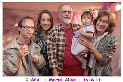 Fotos do evento Maria Alice  (01 ano) - 16.09.11. Foto numero 07 da Social Click Fotografia Digital, do Rio de Janeiro, RJ, que faz fotos divertidas, fotos malucas, fotos com fantasias, fotos na hora, fotografia maluca, fotografia divertida com molduras personalizadas. fotos divertidas malucas foto maluca animadas animado rj rio de janeiro divertida fantasia animada engraçadas 15 anos debutante noivos casamentos