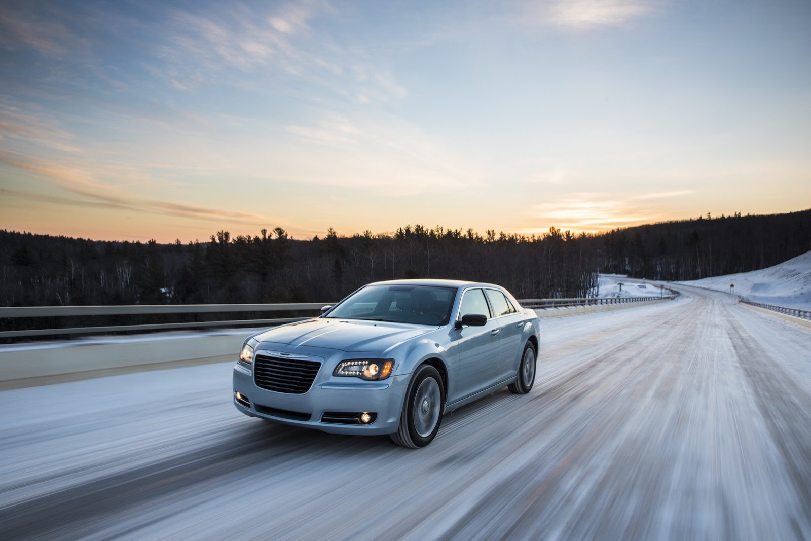 [2013-Chrysler-300-Glacier-3%255B2%255D.jpg]