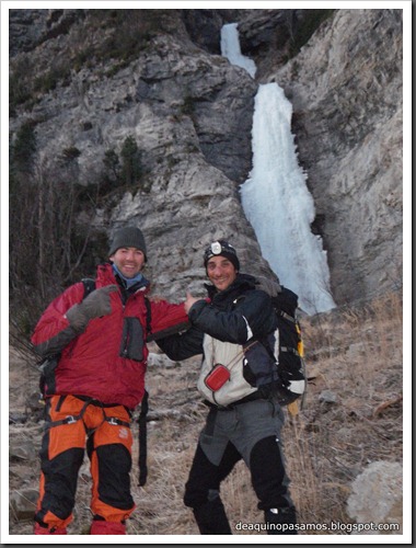 Cascada de Hielo de La Sarra 250m WI4  85º (Valle de Pineta, Pirineos) (Isra) 8170