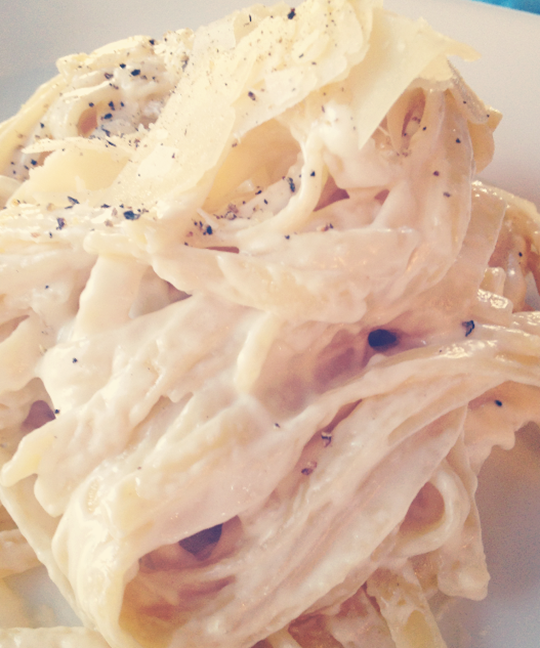 Easy Fettuccine Alfredo with Real Cream