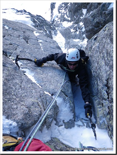 Corredor Nit de Carnestoltes 200m MD 80º IV (Puntes de la Vinyola 2752m, Puymorens) (Isra) 8566