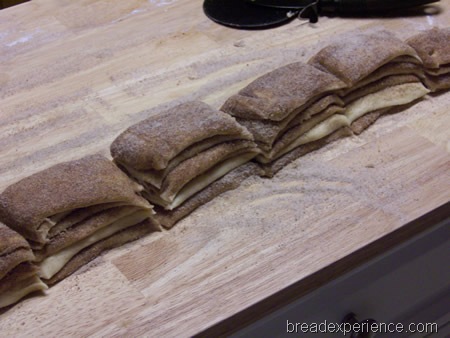 [cinnamon-pull-apart-bread%2520029.jpg]