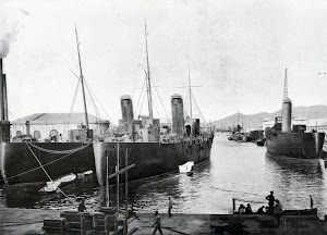El CANOVAS DEL CASTILLO y los otros cañoneros del programa en su terminación a flote.Foto del libro OBRAS. S.E. de C.N. Año 1923.jpg