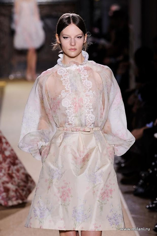 valentino-haute-couture-spring-2012-pfw21.jpg