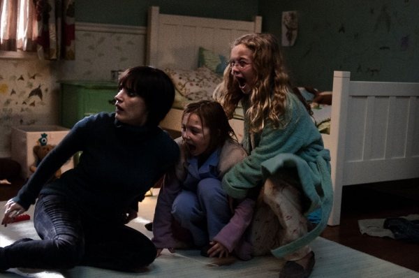 A 'Mama' rendezője a kísértetekről, Chastainről és a kreatív keresztapáról, Del Tororól - From left, Jessica Chastain, Isabelle Nelisse and Megan Charpentier