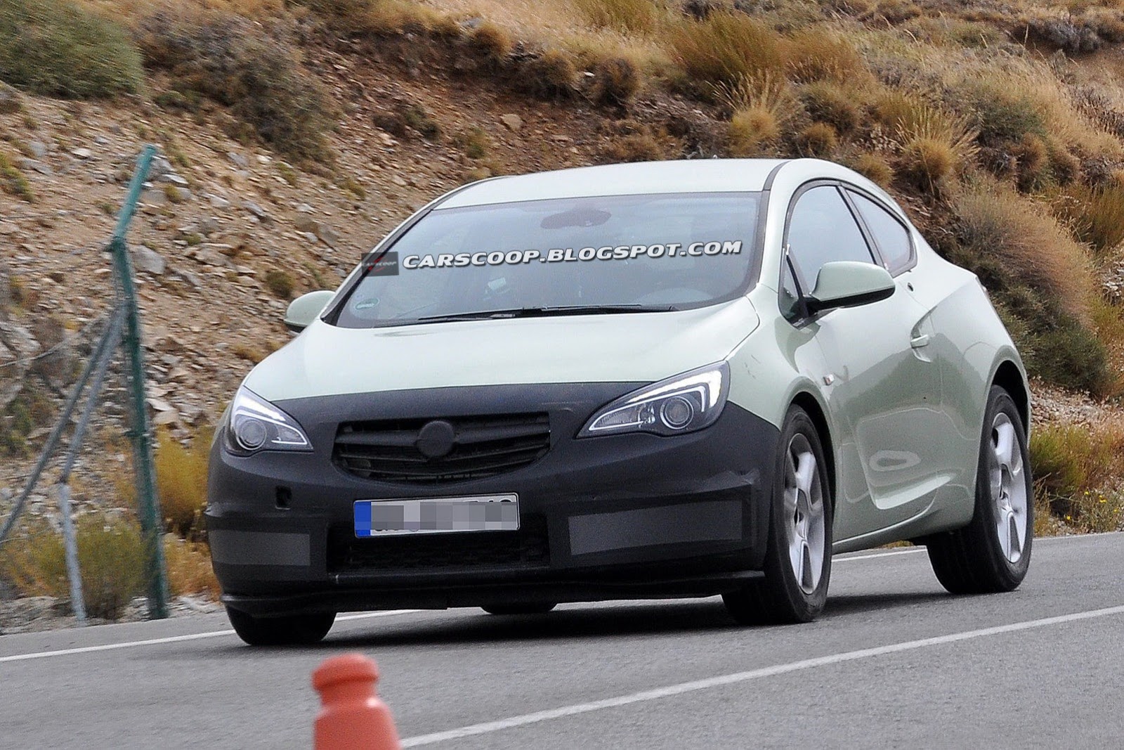 [2014-Opel-Astra-GTC-2%255B4%255D.jpg]