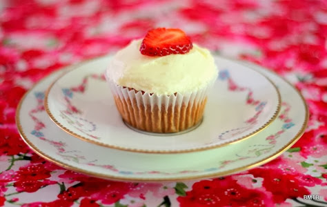 Strawberry Cream Cupcakes