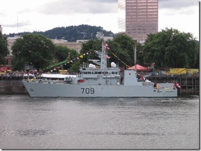 IMG_7028 HMCS Saskatoon (MM 709), HMCS Brandon (MM 713) and HMCS Nanaimo (MM 702) in Portland, Oregon on June 10, 2007