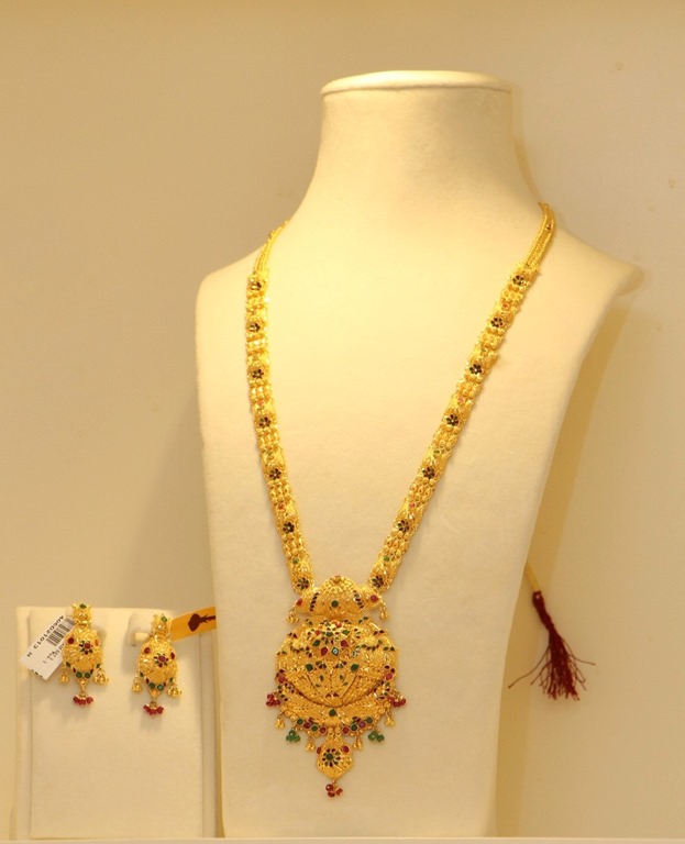 [Gold_Necklace%2520%25285%2529%255B4%255D.jpg]