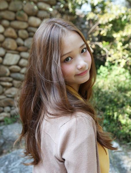 cute Asian girls long hair style