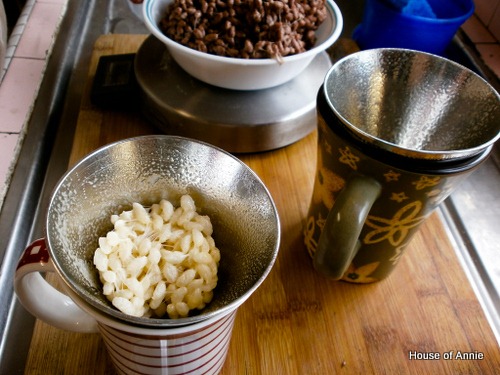 [Rice%2520Krispies%2520Treats%2520in%2520Jelly%2520Mould%255B2%255D.jpg]