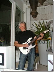Pierre (Slowhand) an der Lead-Guitarre