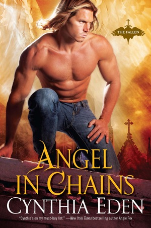 [angelinchains%255B3%255D.jpg]