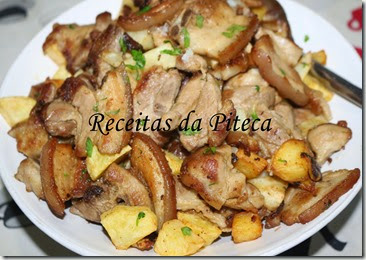 Entremeadas salteadas com batatas fritas-perto