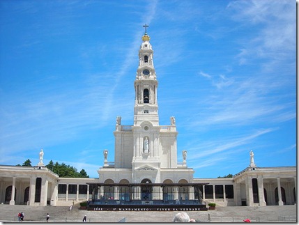 800px-Santuário_de_Fátima_(3)_-_Jul_2008 800px-Santuário_de_Fátima_(3)_-_Jul_2008