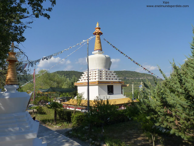 estupa-monasterio-budista-de-panillo.JPG