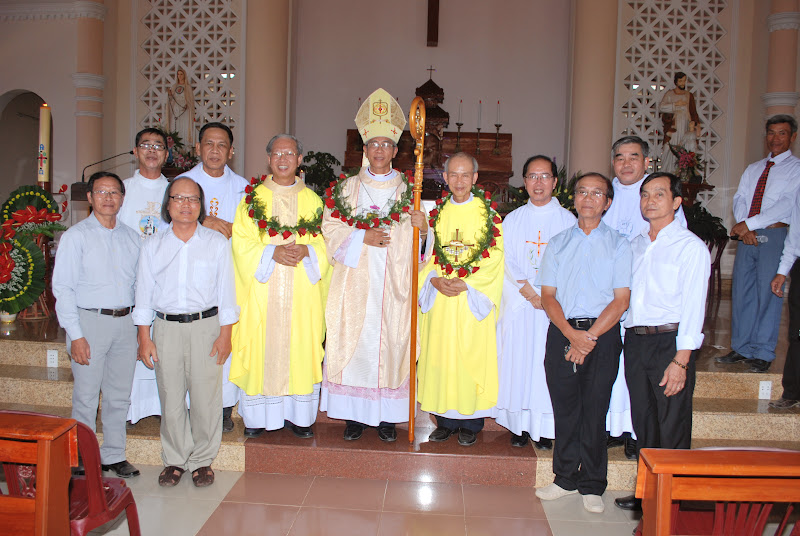 Thánh lễ tạ ơn mừng ngân khánh cha sở giáo xứ Bàu Gốc