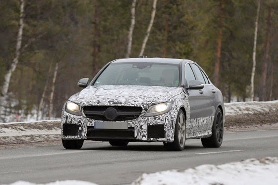 2015-Mercedes-Benz-C63-AMG-Sedan-spy-photo-2-700x466 2015-Mercedes-Benz-C63-AMG-Sedan-spy-photo-2-700x466