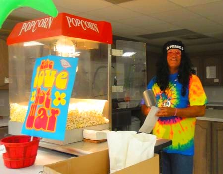 [1-paul-popcorn-machine%255B3%255D.jpg]