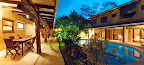 Vista Piscina e Area Relax