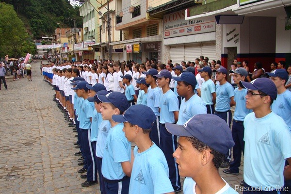 [Desfile%2520C%25C3%25ADvico%2520pelos%252088%2520anos%2520de%2520Manhumirim%2520Guarda%2520Mirim%255B4%255D.jpg]