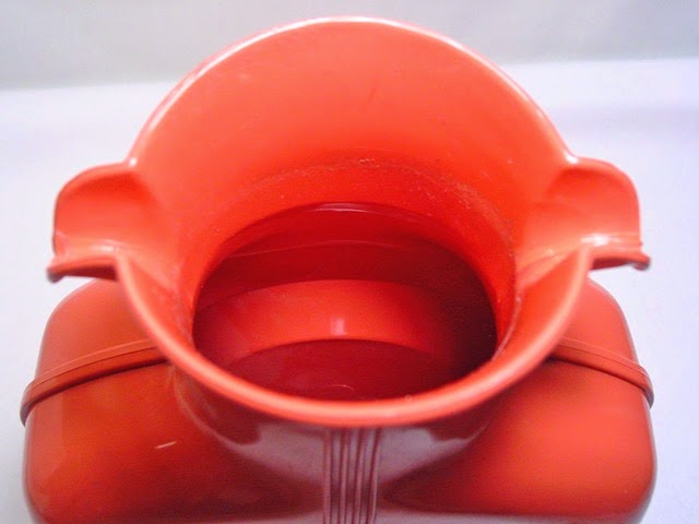 [salmon%2520pink%2520Shel%2520Glo%2520double%2520spout%2520pitcher%2520with%2520stopper%2520interior%255B3%255D.jpg]