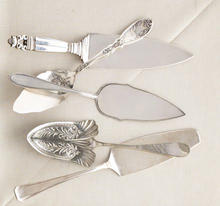 Dessert servers weren't made until the mid-19th century, but many designers took their cues from 18th-century flatware; indeed, some servers even look like wide-blade knives. Dessert servers weren't made until the mid-19th century, but many designers took their cues from 18th-century flatware; indeed, some servers even look like wide-blade knives.