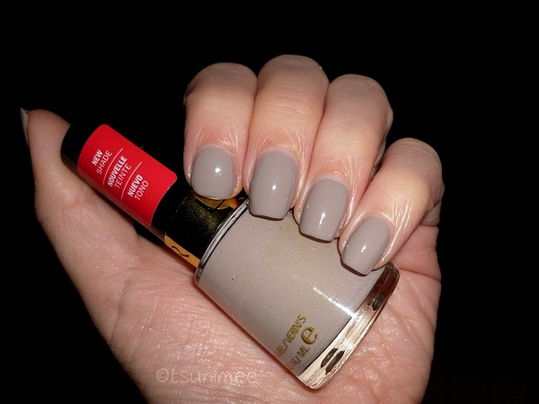 001-revlon-nail-polish-smoky-canvas-swatch