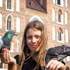 az Kamila i gołębie - Kraków 2005.jpg az Kamila i gołębie - Kraków 2005.jpg