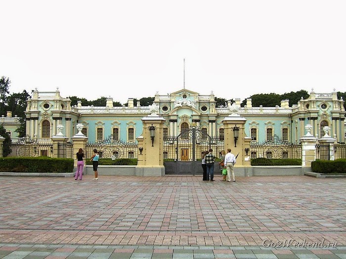 mariinsky_palace.jpg