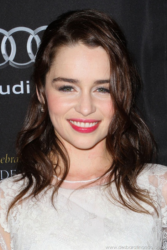 emilia-clarke- Daenerys-Targaryen-linda-sexy-game-of-trhones-guerra-dos-tronos-sexta-proibida-desbaratinando (20)