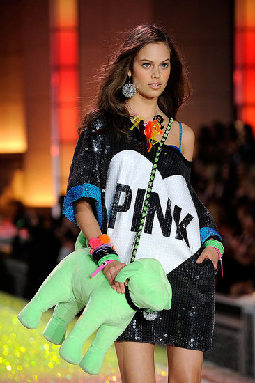 2011-Victorias-Secret-Fashion-Show-110.jpg