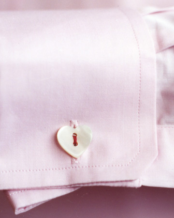 These small but chic button-heart cuff links are easy to send to a Valentine.