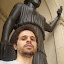 Eu com a estátua