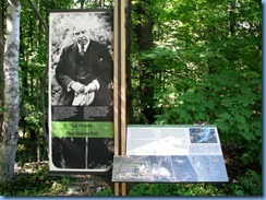 6848 Quebec - Gatineau Park - Mackenzie King Estate - The Waterfall sign