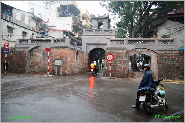 雨后的河内Old East Gate 雨后的河内Old East Gate