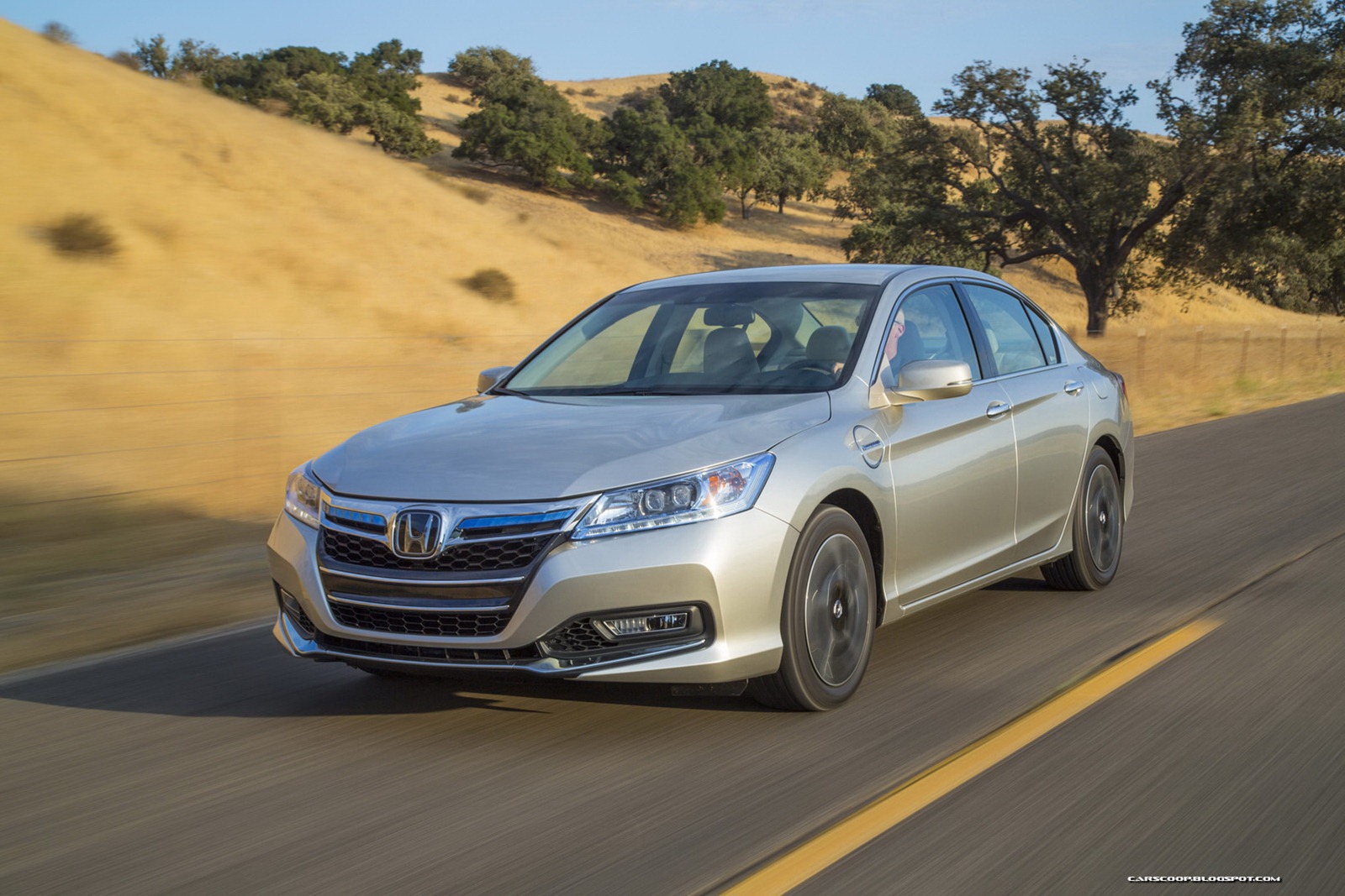 [2014_Honda_Accord_PHEV_153_%255B2%255D.jpg]