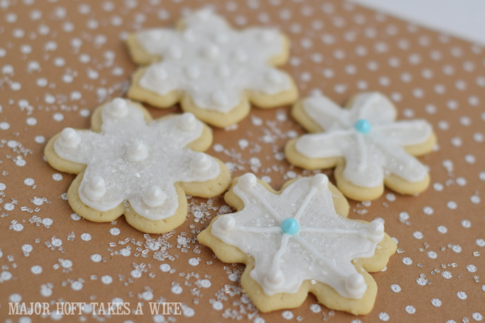 Christmas Cookies. Sparkly snowflake sugar cookies. Christmas Snowflake Sugar Cookies : How to make icing and decorate. A wonderful step by step tutorial on how to make icing. You won't believe how easy it is to make! One of your favorite Christmas Cookie recipes will look stunning and elegant and truly worthy of gift giving! Because who doesn't love sugar cookies? Part of the Holidays Made Easy blog series. #HolidaysMadeEasy Christmas Cookies Sparkly snowflake sugar cookies. Christmas Snowflake Sugar Cookies : How to make icing and decorate. A wonderful step by step tutorial on how to make icing. You won't believe how easy it is to make! One of your favorite Christmas Cookie recipes will look stunning and elegant and truly worthy of gift giving! Because who doesn't love sugar cookies? Part of the Holidays Made Easy blog series. #HolidaysMadeEasy