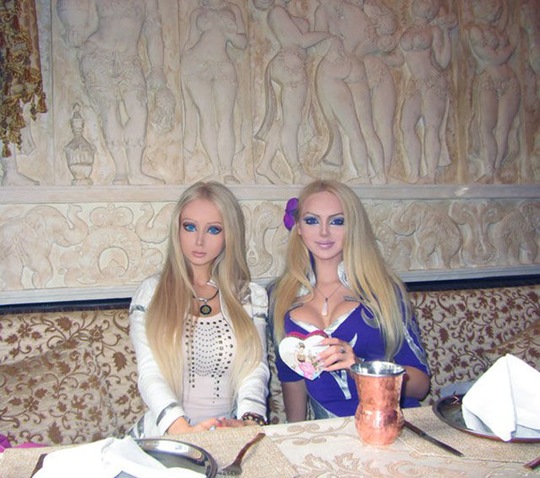 [real-life-dolls-together-10%255B2%255D.jpg]