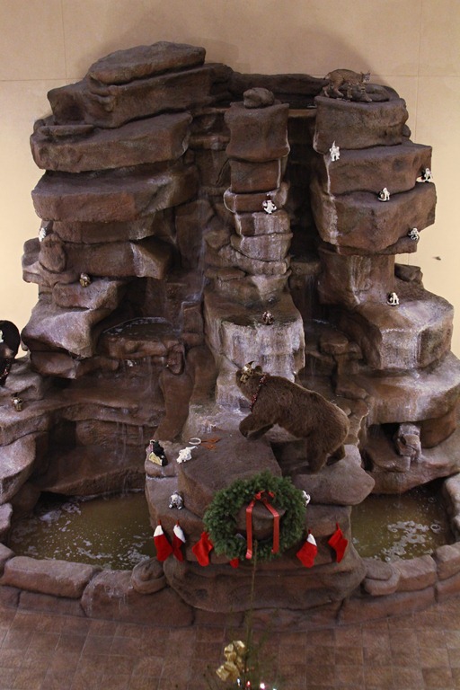 [Holiday%2520Inn%2520fountain%255B4%255D.jpg]