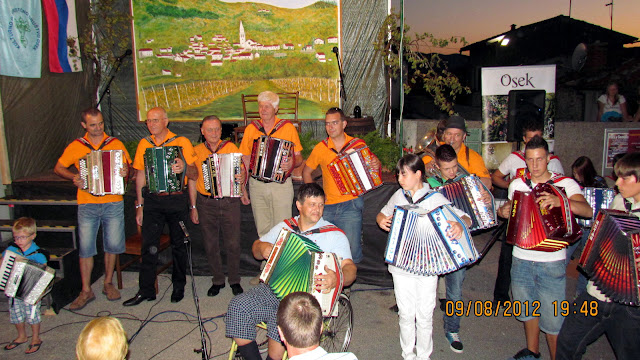 2012-09-Harmonikaski-vecer-Osek-08.JPG
