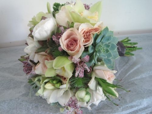 [soft-green-and-blush-bridal-bouquet-%255B2%255D.jpg]