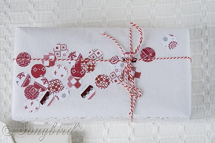 Songbird Christmas White Red Gift Wrapping 3