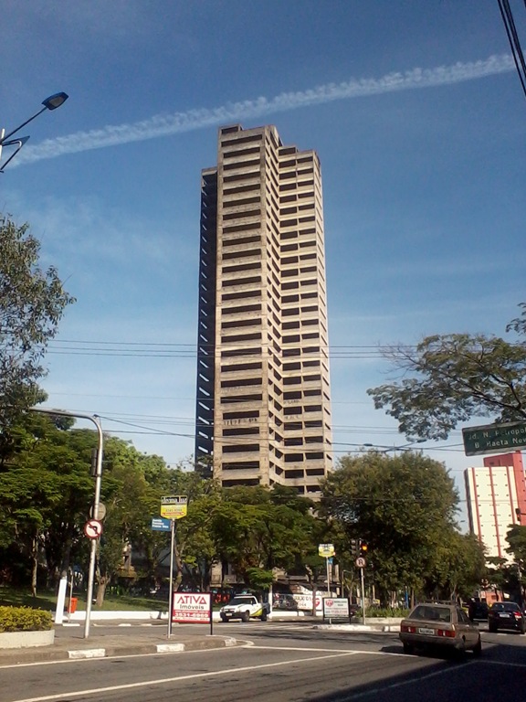 [2012-02-22%2520Pr%25C3%25A9dio%2520Faria%2520Lima%252002%255B4%255D.jpg]