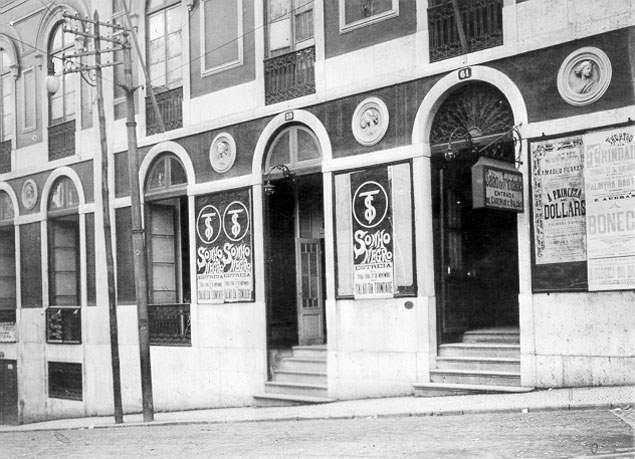[Teatro-da-Trindade.1516.jpg]