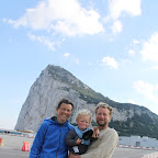 We hebben het gehaald. Met zijn drieen voor de rots van Gibraltar.